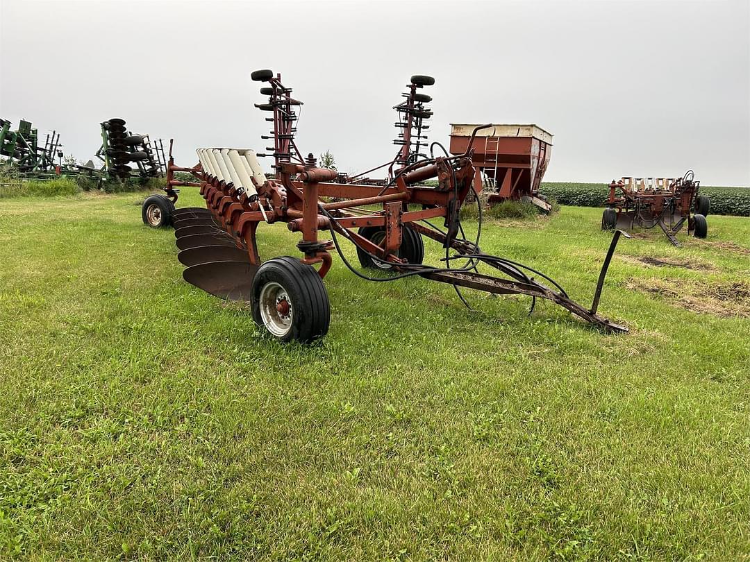 Image of International Harvester 700 Primary image