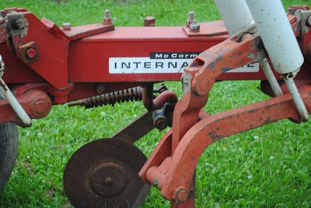 Image of International Harvester 700 equipment image 3