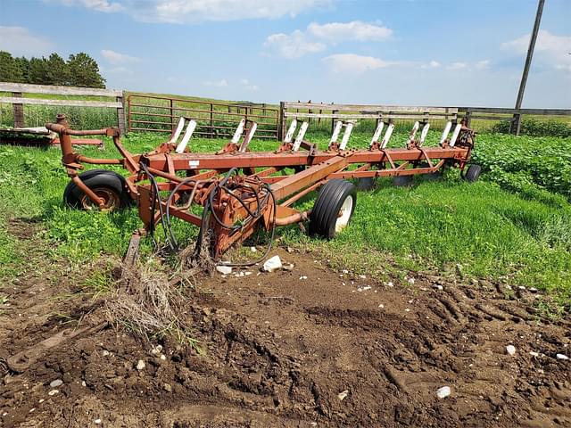 Image of International Harvester 700 equipment image 3