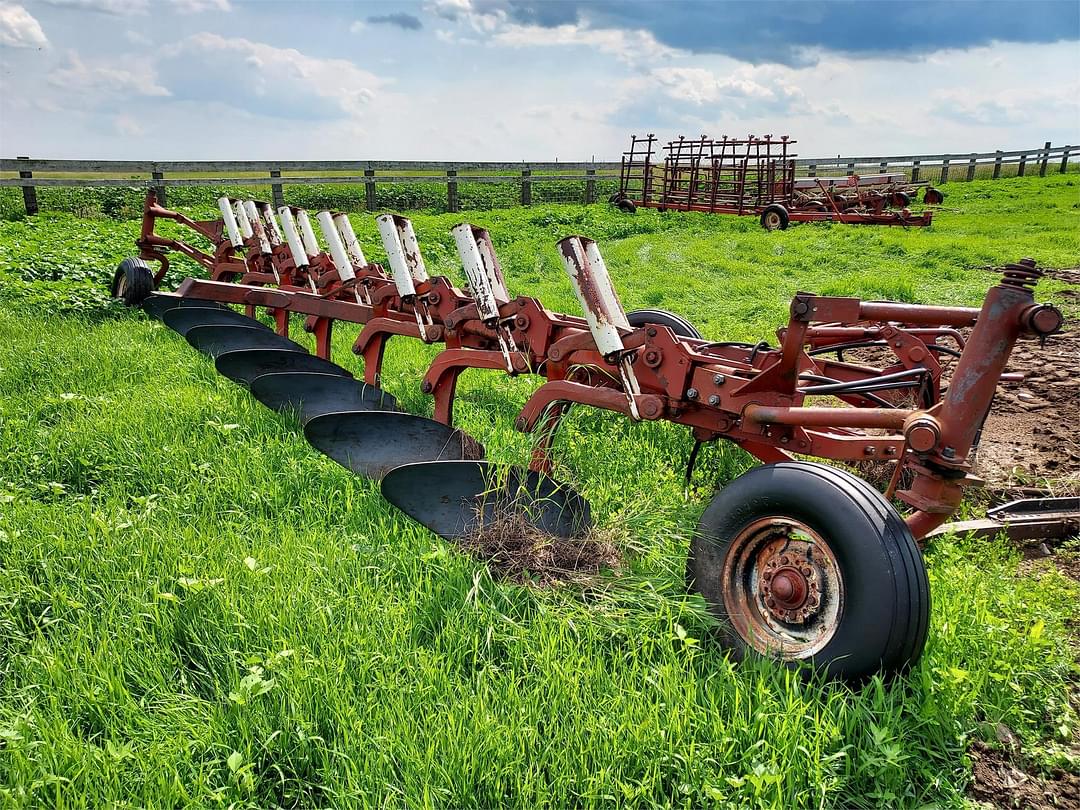 Image of International Harvester 700 Primary image