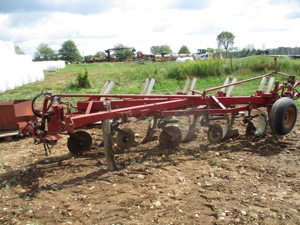 Main image International Harvester 700