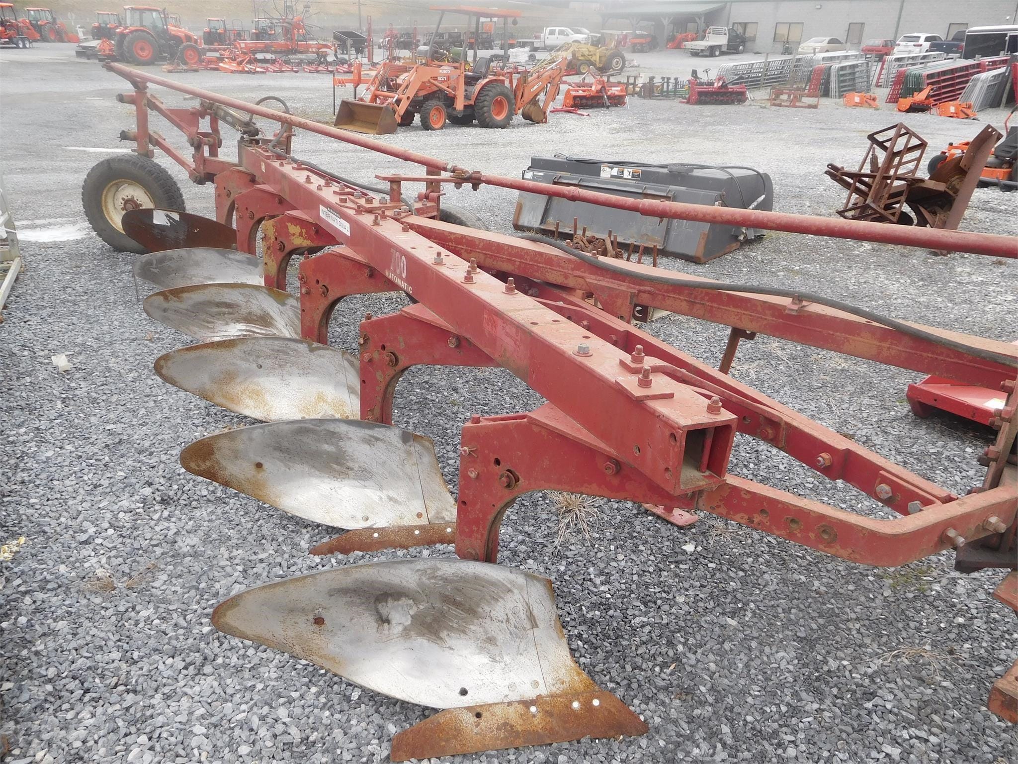 International Harvester 700 Equipment Image0