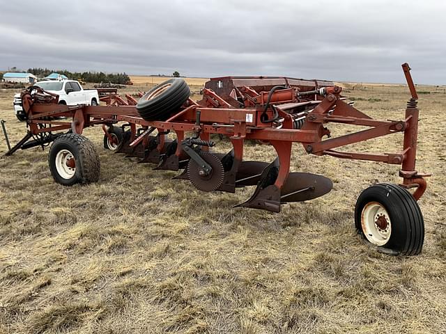 Image of International Harvester 700 equipment image 4