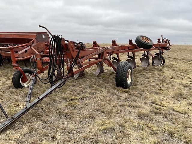 Image of International Harvester 700 equipment image 3