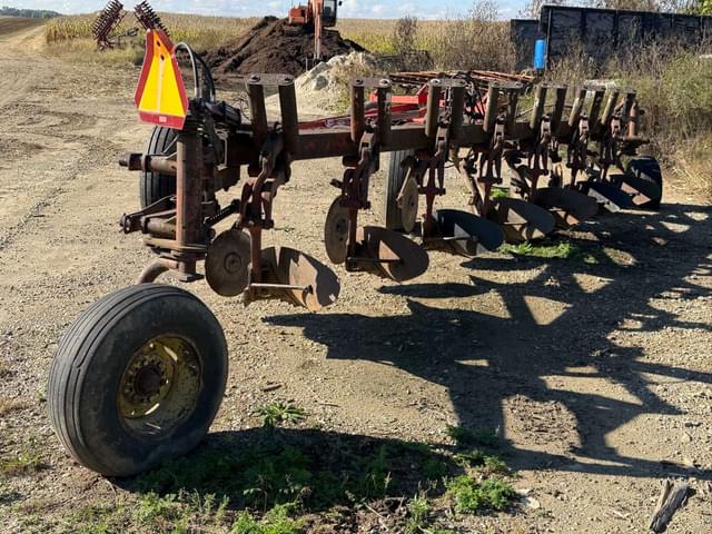 Image of International Harvester 700 equipment image 4
