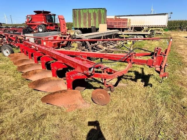 Image of International Harvester 700 equipment image 2