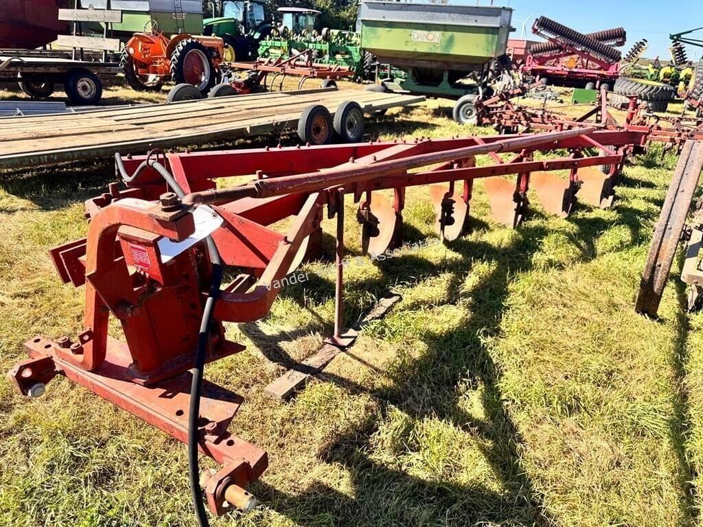 Image of International Harvester 700 Primary image