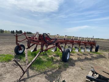 Main image International Harvester 700