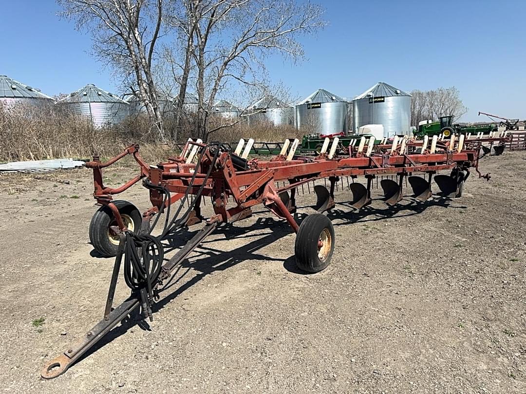 Image of International Harvester 700 Primary image