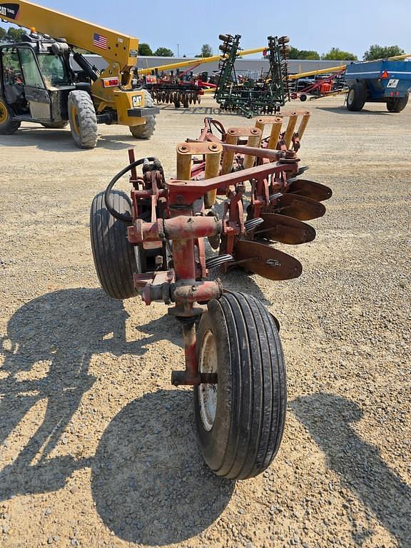 Image of International Harvester 700 equipment image 3