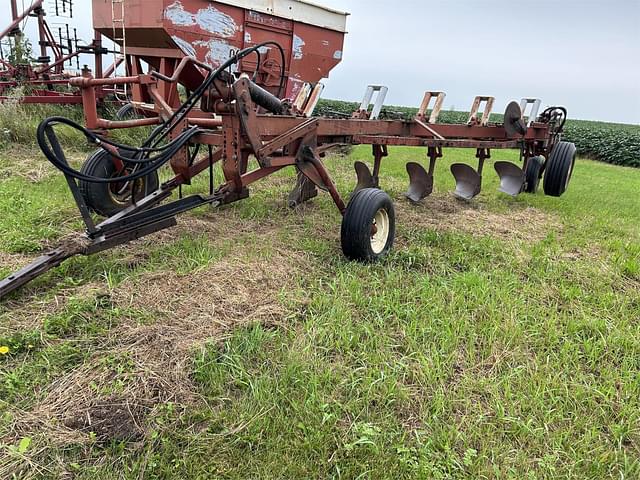 Image of International Harvester 700 equipment image 4