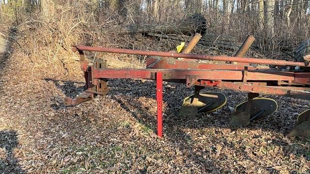 Image of International Harvester 700 equipment image 4