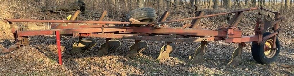 Image of International Harvester 700 Primary image