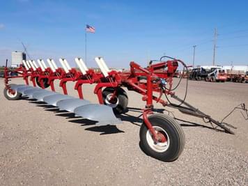 Main image International Harvester 700