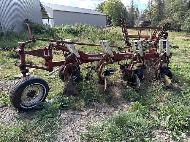 Image of International Harvester 700 equipment image 4