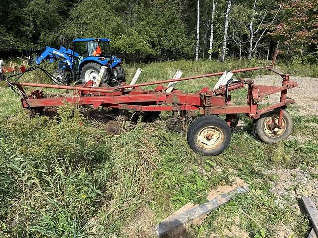 Image of International Harvester 700 equipment image 1