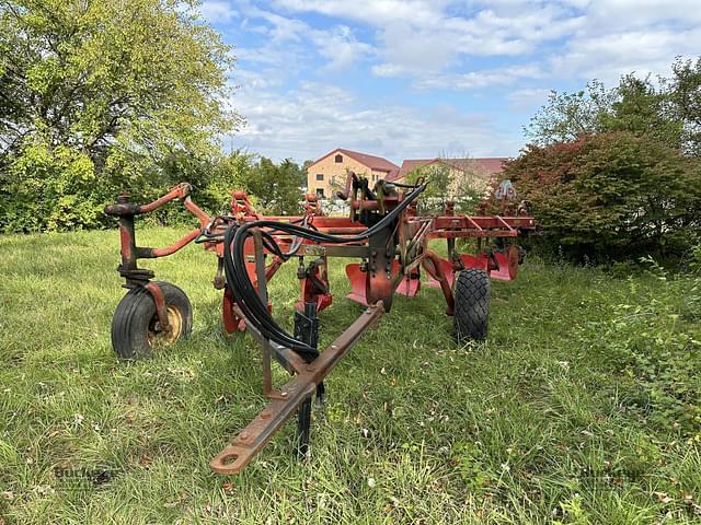 Image of International Harvester 700 equipment image 2