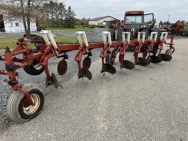 Image of International Harvester 700 equipment image 3