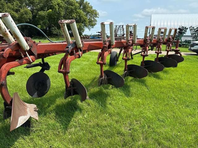 Image of International Harvester 700 equipment image 3