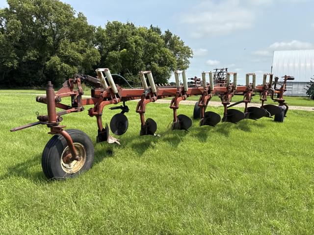Image of International Harvester 700 equipment image 3