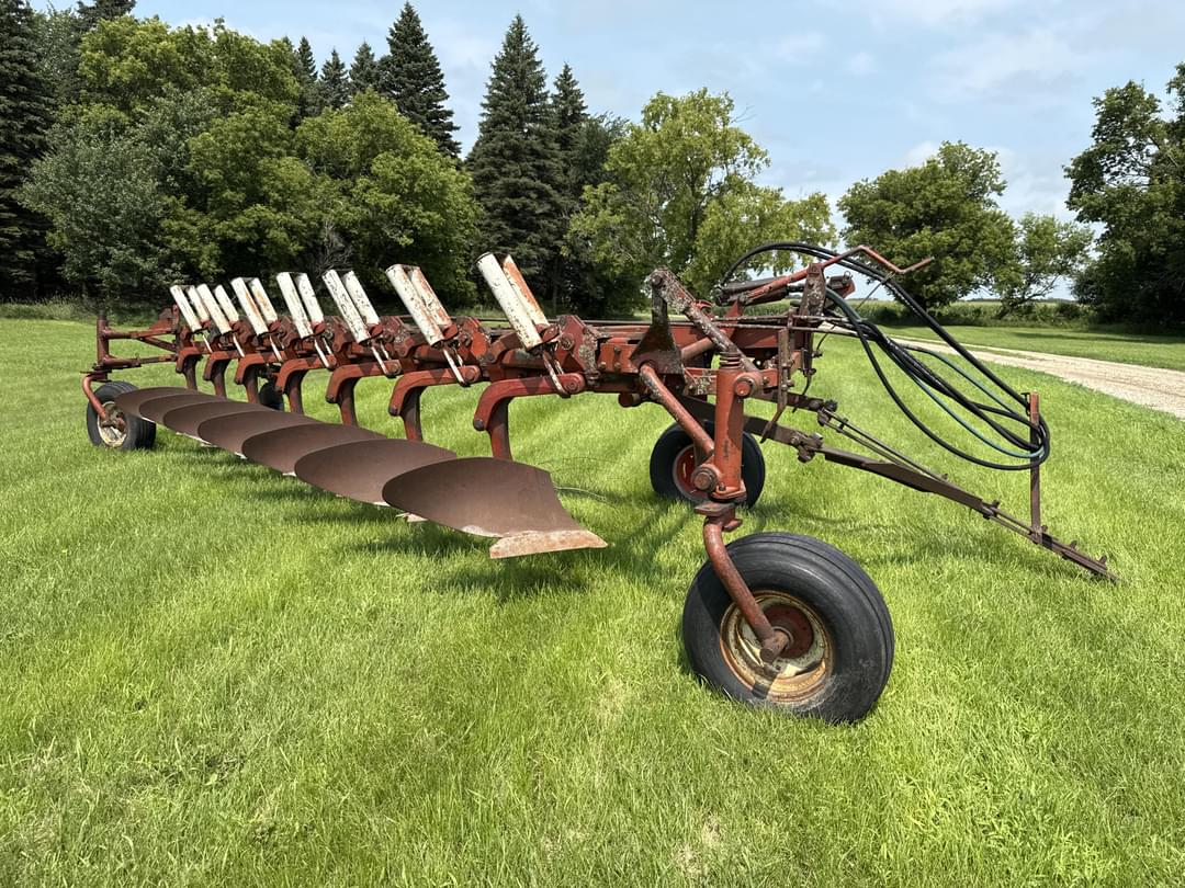 Image of International Harvester 700 Primary image