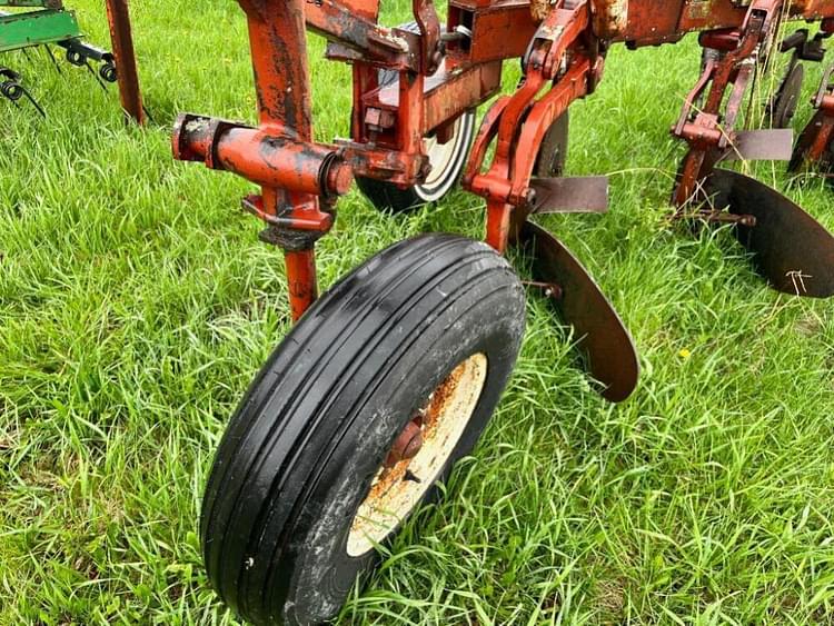 Main image International Harvester 700 5
