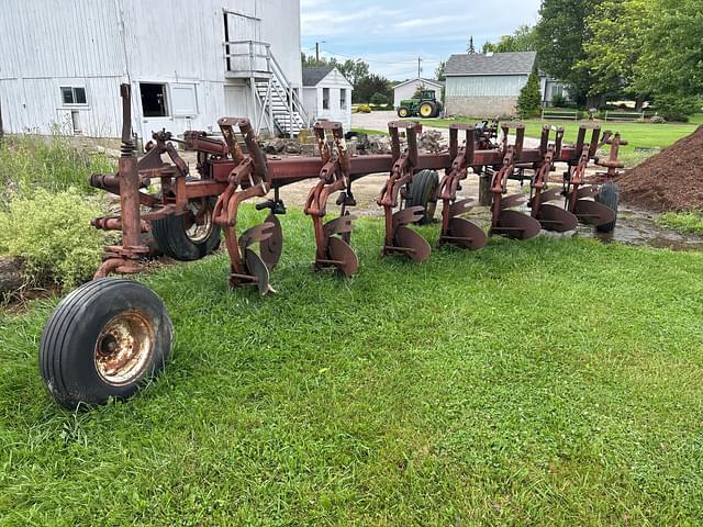 Image of International Harvester 700 equipment image 4