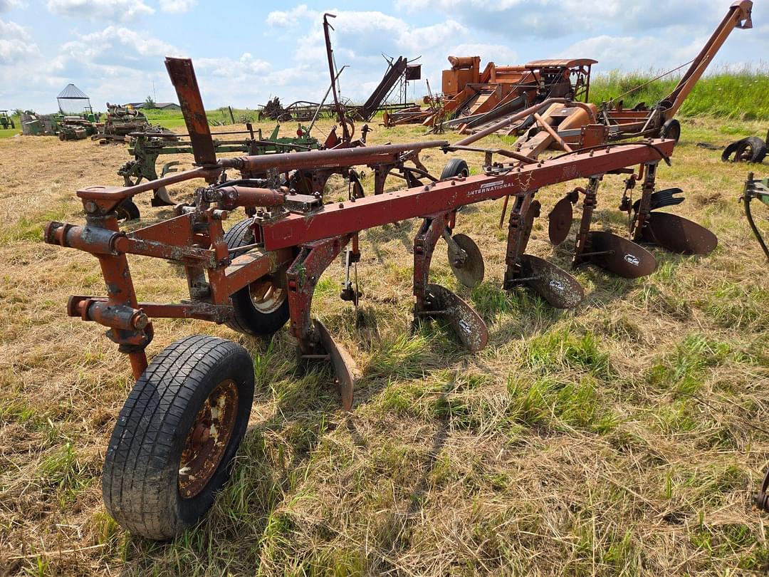 Image of International Harvester 700 Primary image