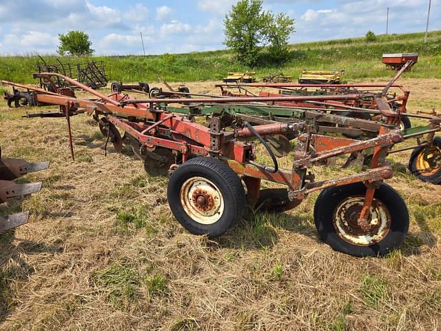 Image of International Harvester 700 equipment image 2