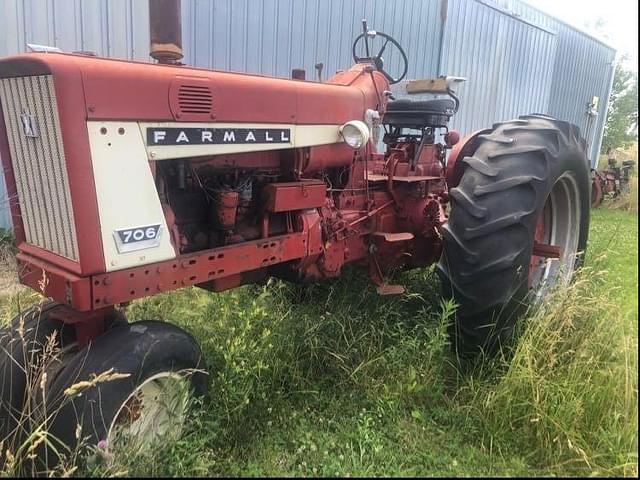 Image of International Harvester 706 equipment image 1