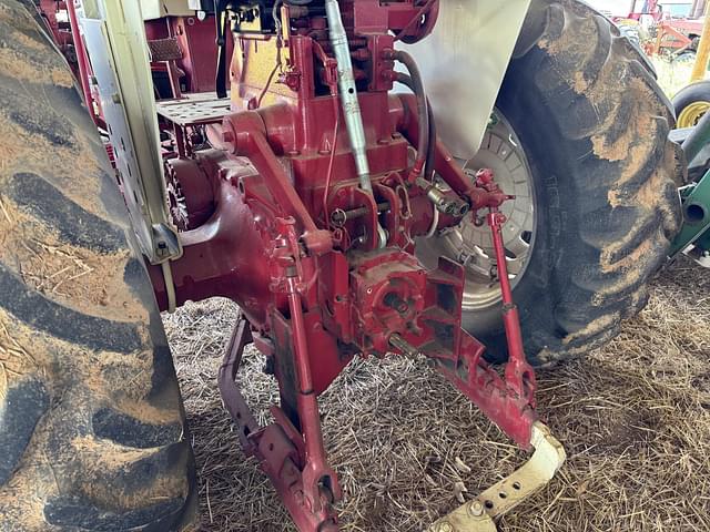 Image of International Harvester 706 equipment image 3