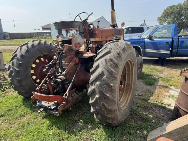 Image of International Harvester 706 equipment image 4