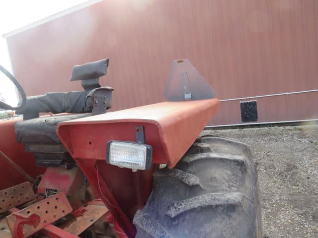 Image of International Harvester 706 equipment image 2