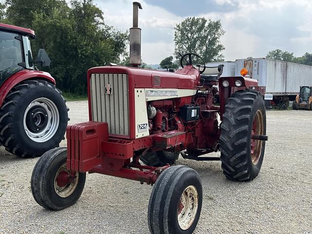 Image of International Harvester 706 equipment image 1