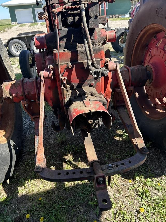 Image of International Harvester 706 equipment image 4