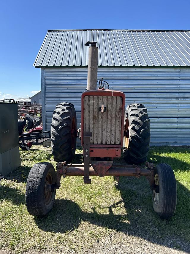 Image of International Harvester 706 equipment image 1
