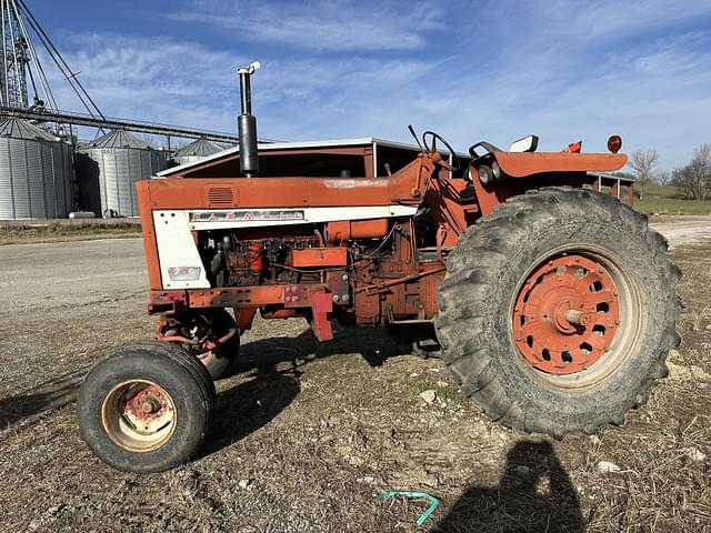 Image of International Harvester 706 equipment image 1