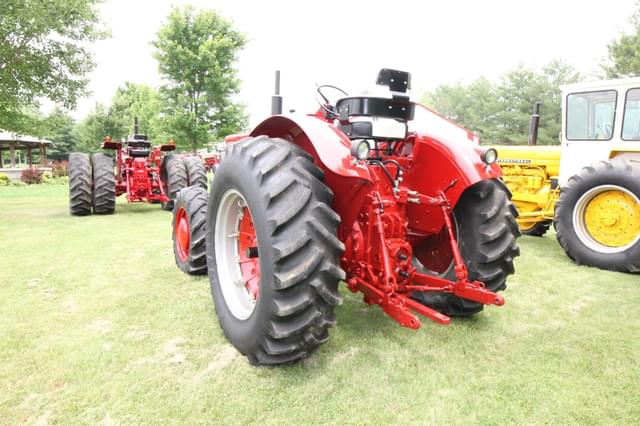 Image of International Harvester 706 equipment image 4