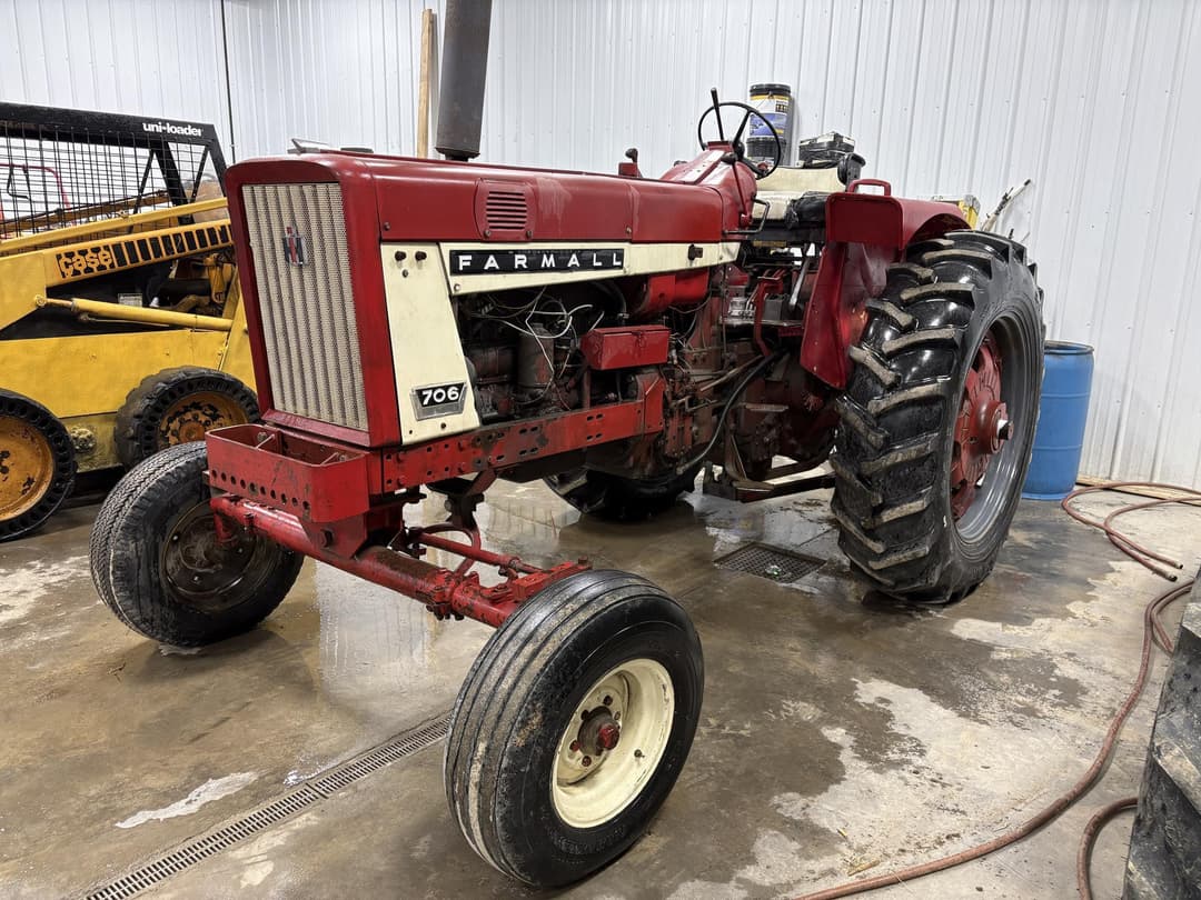 Image of International Harvester 706 Primary image