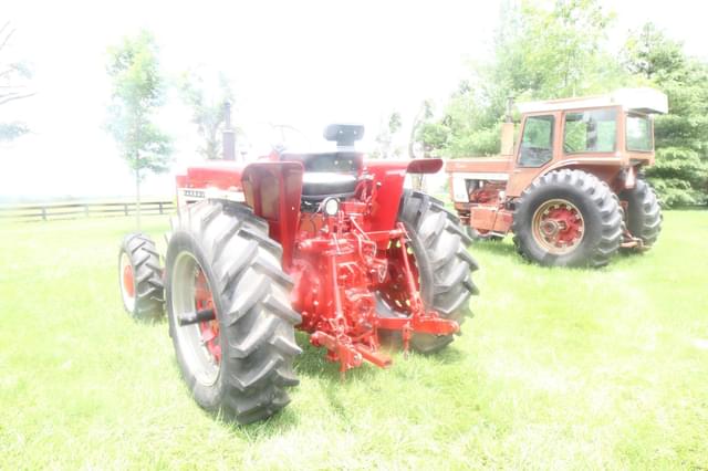 Image of International Harvester 706 equipment image 4