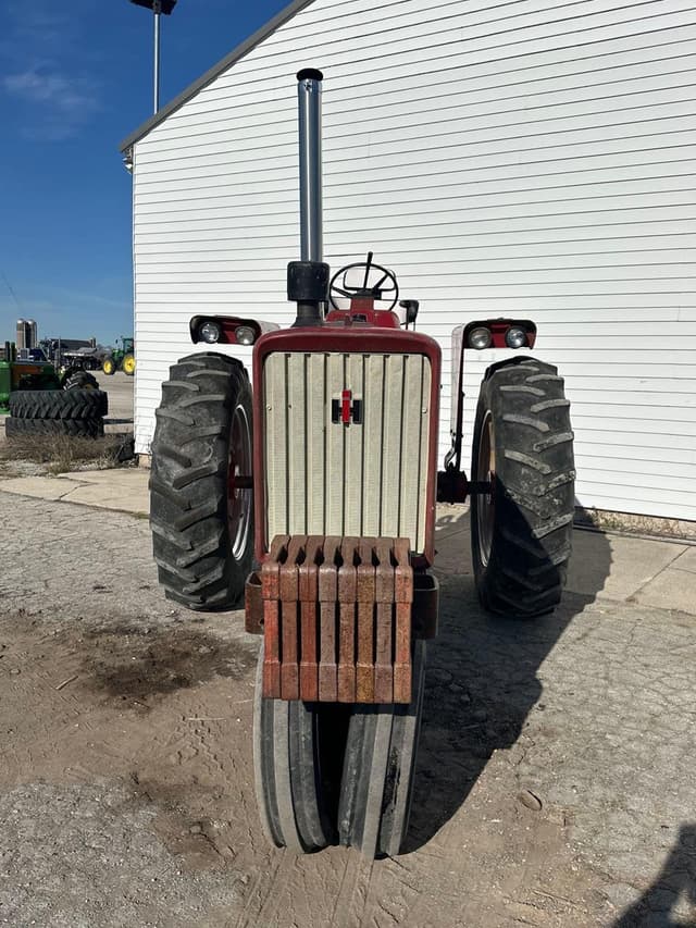 Image of International Harvester 706 equipment image 1