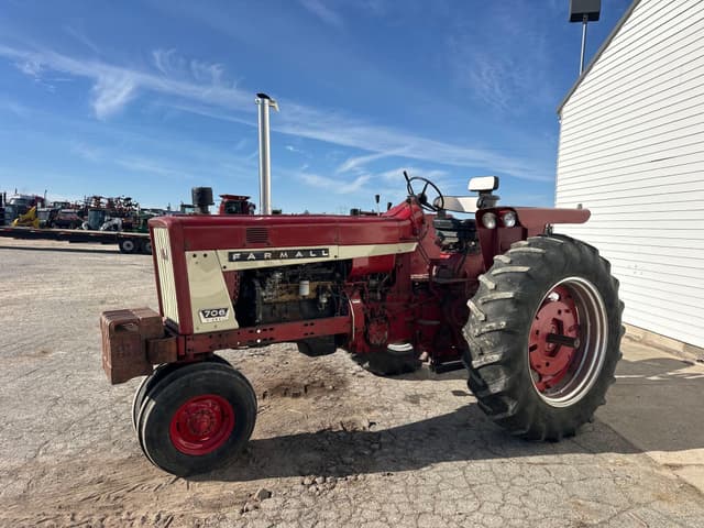 Image of International Harvester 706 equipment image 2