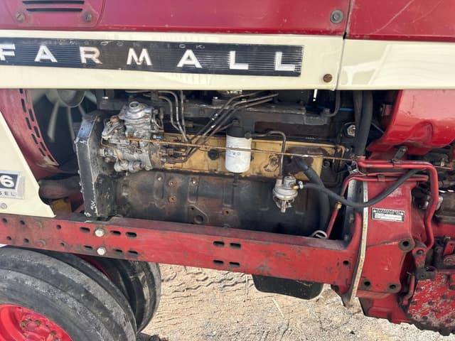 Image of International Harvester 706 equipment image 4