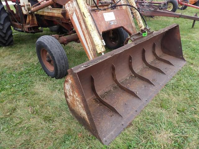 Image of International Harvester 706 equipment image 1