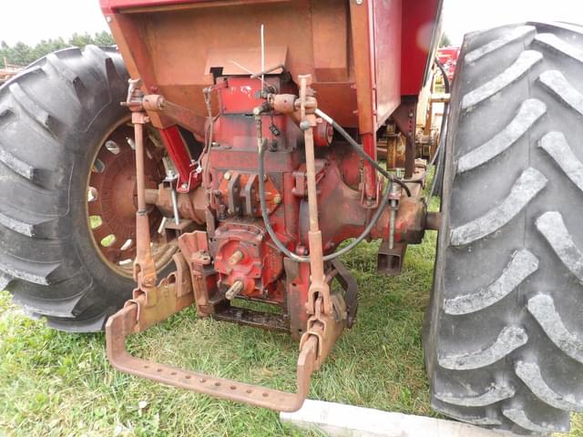 Image of International Harvester 706 equipment image 4