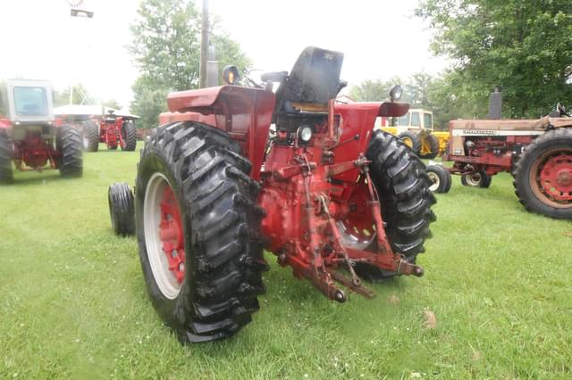 Image of International Harvester 706 equipment image 4