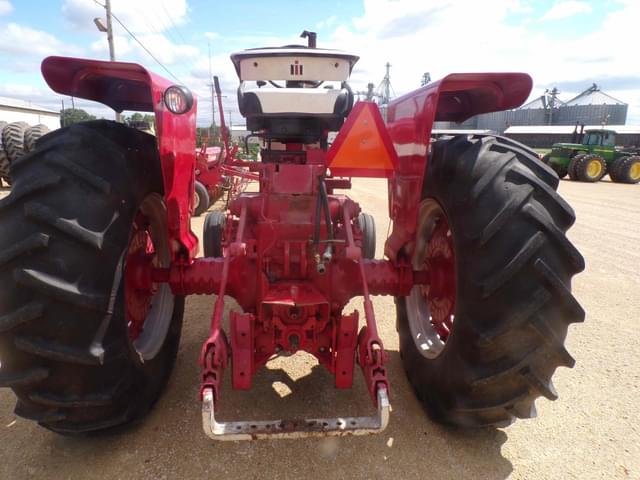 Image of International Harvester 706 equipment image 4