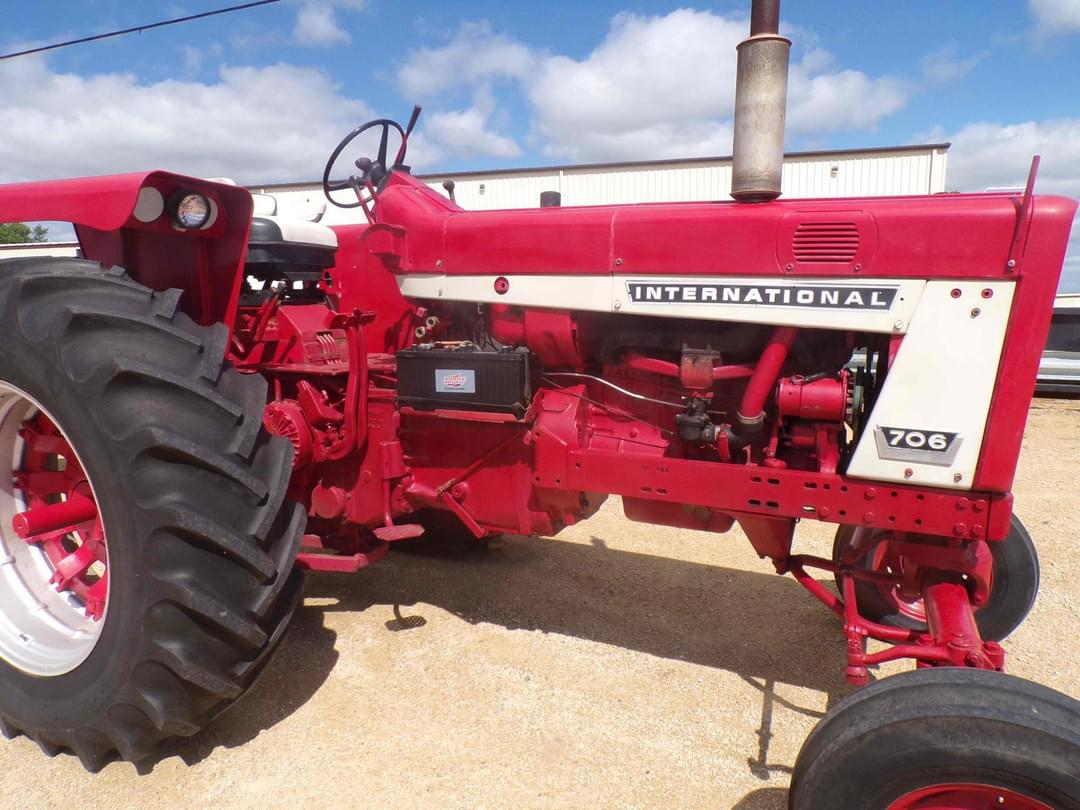Image of International Harvester 706 Primary image