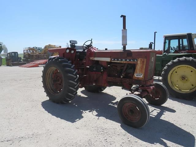 Image of International Harvester 706 equipment image 2
