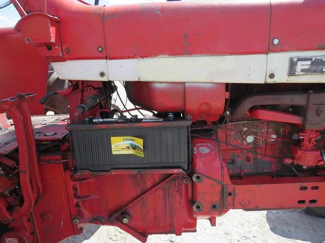 Image of International Harvester 706 equipment image 3